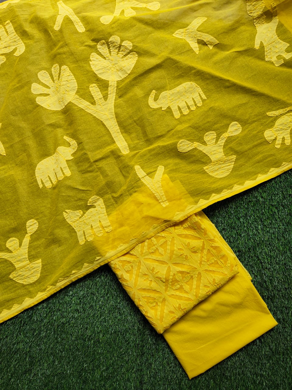 Exquisite Applique Work Unstitched Cotton & Organdy Suit — (3 Piece - 2.5m Each)