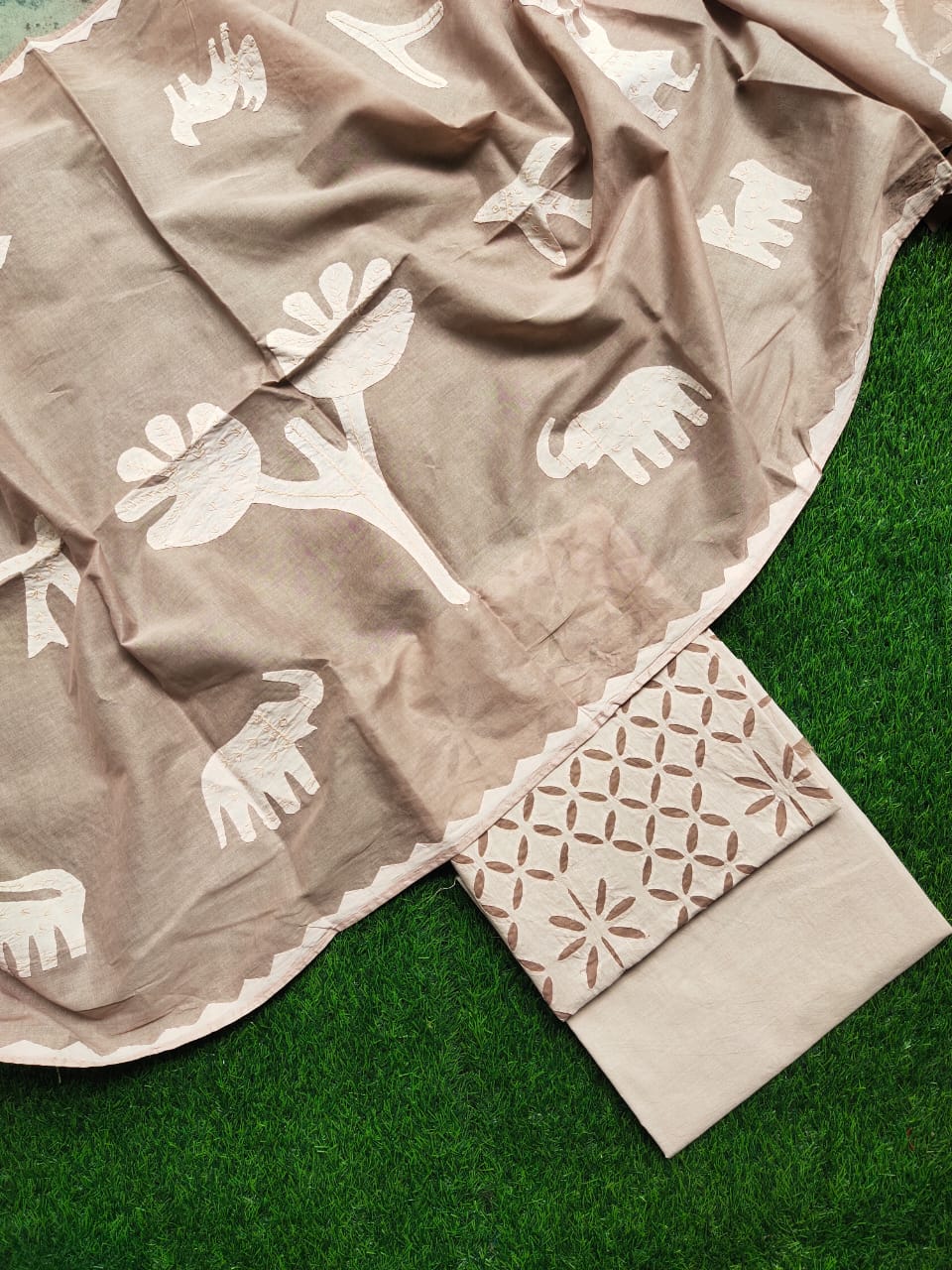 Exquisite Applique Work Unstitched Cotton & Organdy Suit — (3 Piece - 2.5m Each)