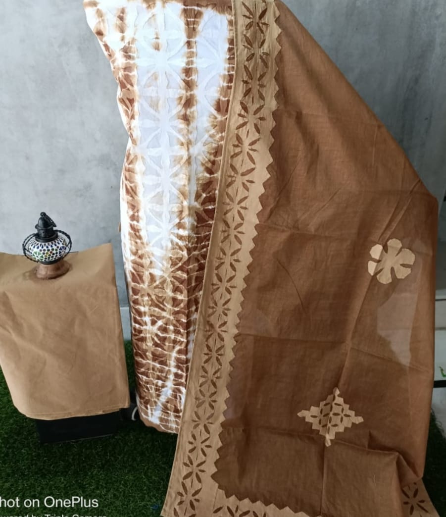 Elegant Unstitched Tie & Dye Cotton and Organdy Suit with Applique Detailing - 3 Piece