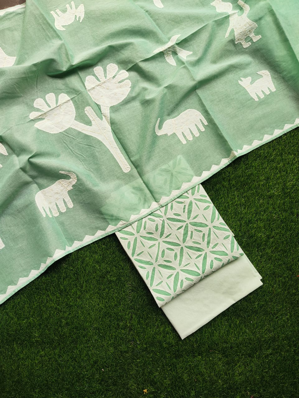 Exquisite Applique Work Unstitched Cotton & Organdy Suit — (3 Piece - 2.5m Each)