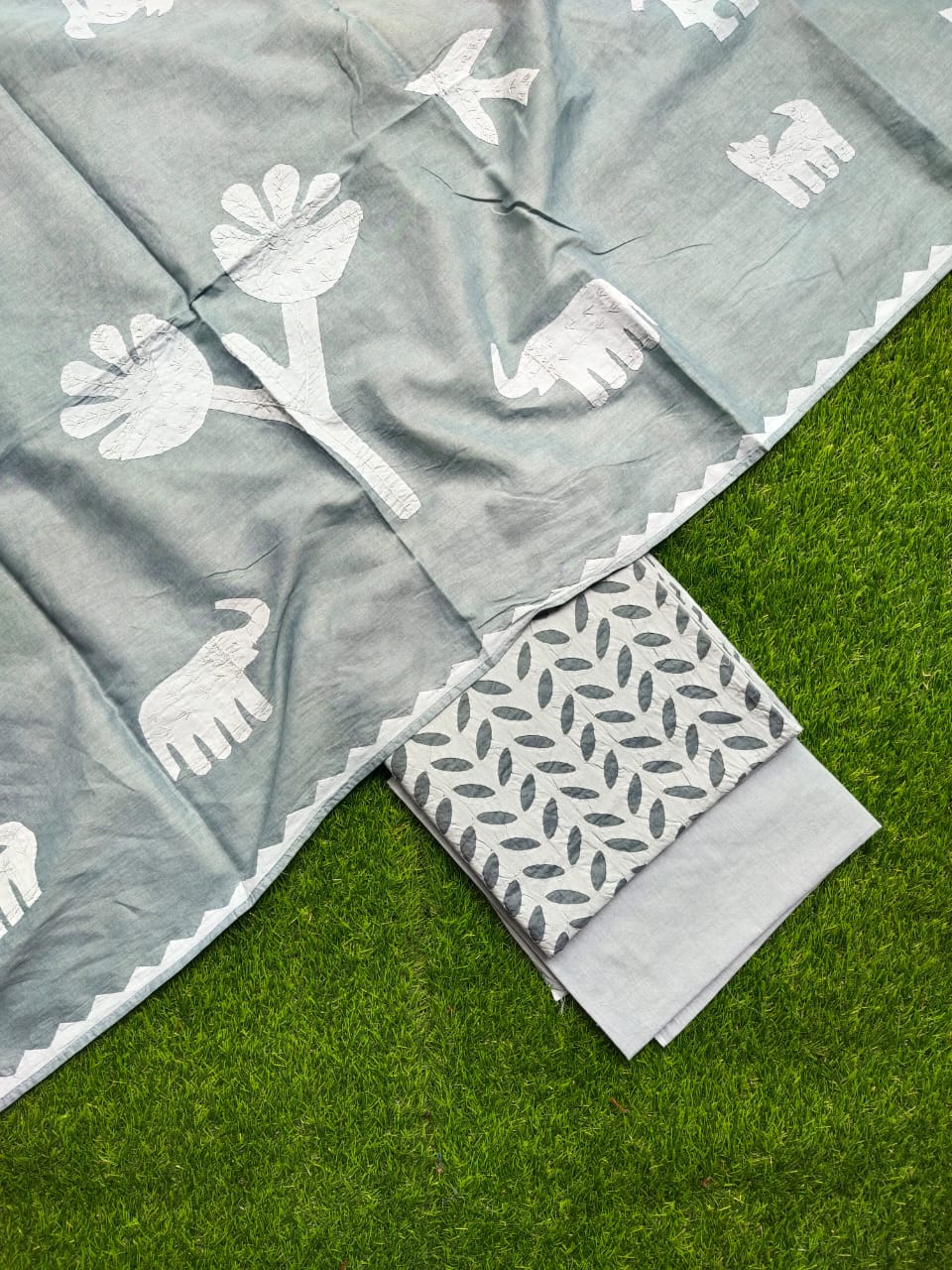 Exquisite Applique Work Unstitched Cotton & Organdy Suit — (3 Piece - 2.5m Each)