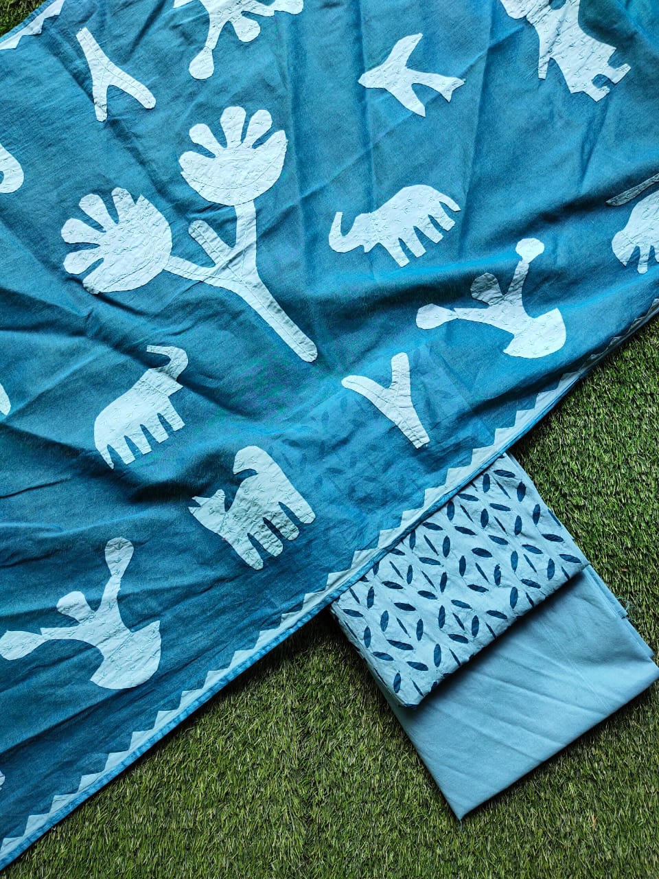 Exquisite Applique Work Unstitched Cotton & Organdy Suit — (3 Piece - 2.5m Each)